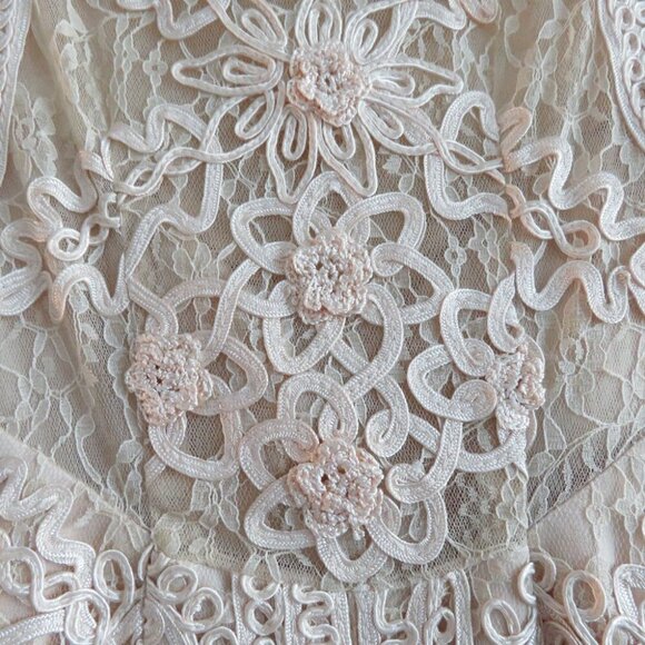 VINTAGE SUE WONG NOCTURNE Cream Soutache Lace Floral Shift Dress Y2K - Size US 8 - Picture 15 of 16